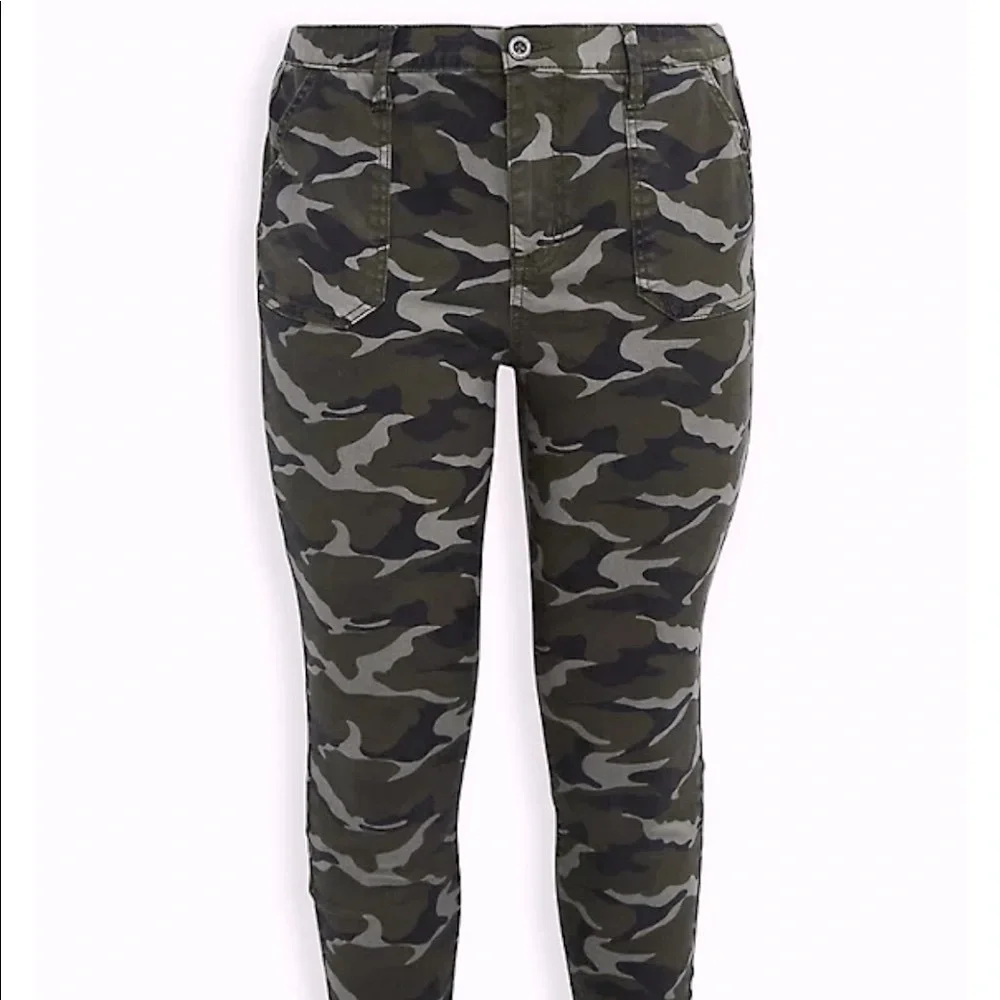 Torrid Camouflage Skinny Jeans - Picture 2 of 14